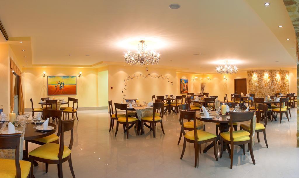 Adelais Hotel 테브로노이티스 외부 사진