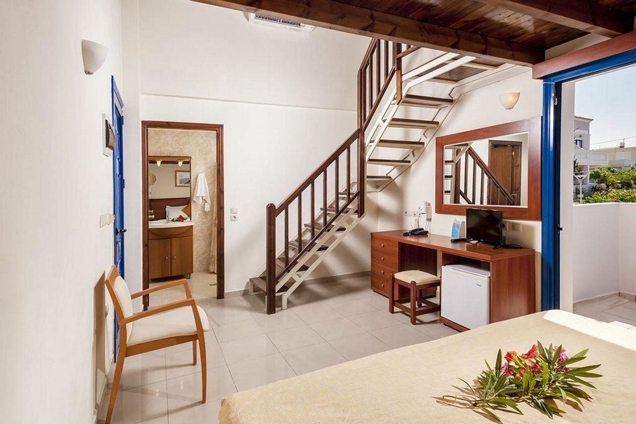 Adelais Hotel 테브로노이티스 외부 사진